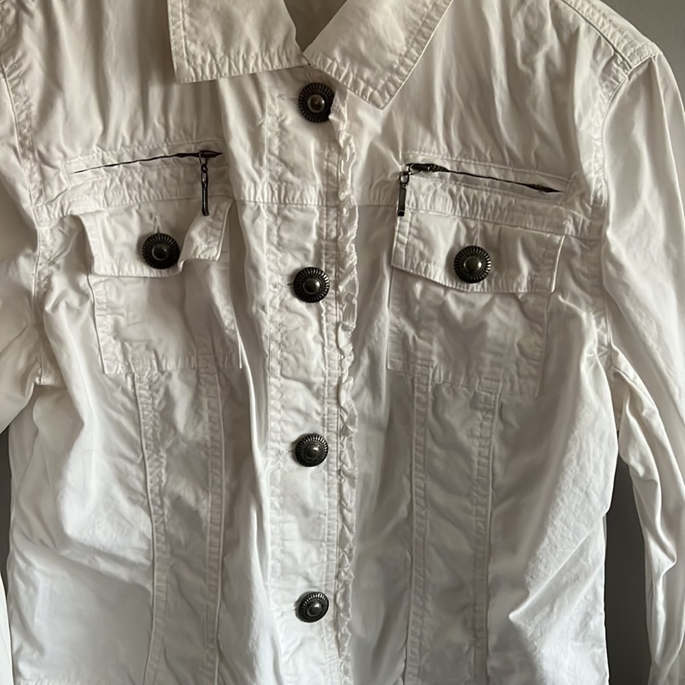 White jacket - Picture 3 of 6